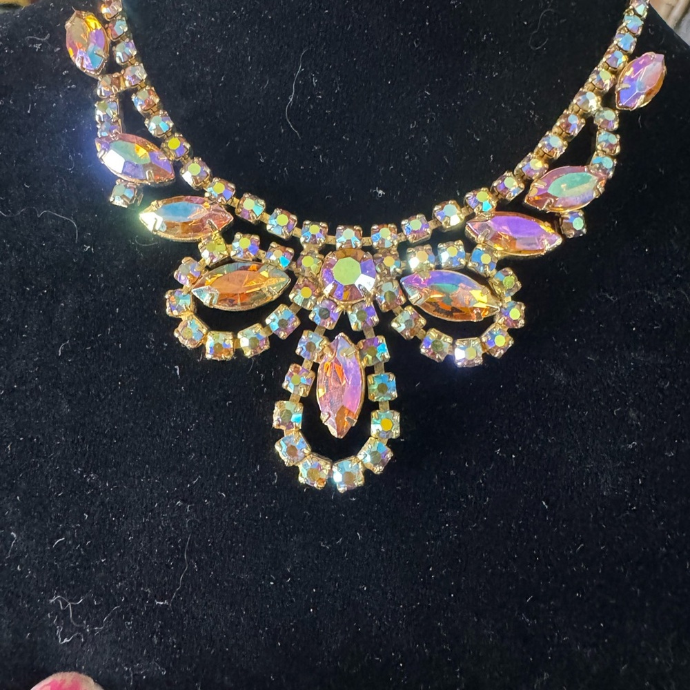 Vintage Elegant Multicolor Aurora Borealis Crystal Necklace and‎ Earring Set - Picture 5 of 9